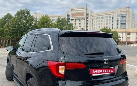 Honda Pilot III рестайлинг, 2018 год, 4 150 000 рублей, 5 фотография