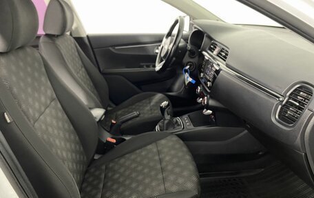 KIA Rio IV, 2017 год, 995 000 рублей, 13 фотография