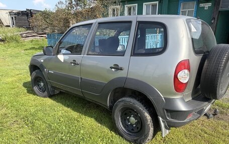 Chevrolet Niva I рестайлинг, 2011 год, 555 000 рублей, 6 фотография
