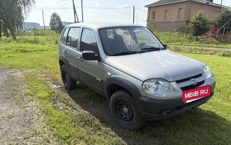 Chevrolet Niva I рестайлинг, 2011 год, 555 000 рублей, 2 фотография