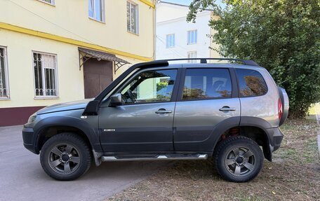 Chevrolet Niva I рестайлинг, 2017 год, 860 000 рублей, 2 фотография