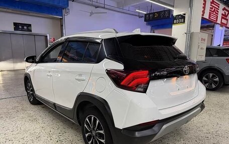 Toyota Yaris XP150 рестайлинг, 2022 год, 949 400 рублей, 3 фотография