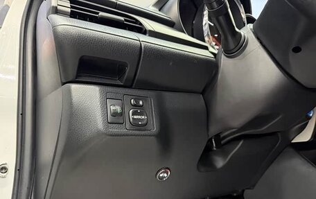 Toyota Yaris XP150 рестайлинг, 2022 год, 949 400 рублей, 11 фотография