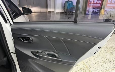 Toyota Yaris XP150 рестайлинг, 2022 год, 949 400 рублей, 20 фотография