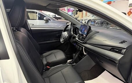 Toyota Yaris XP150 рестайлинг, 2022 год, 949 400 рублей, 19 фотография