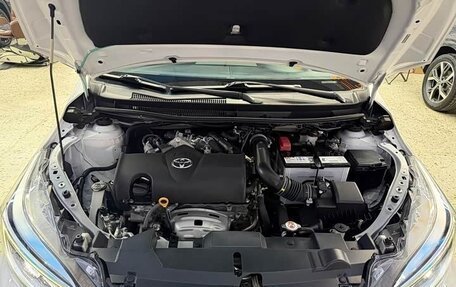 Toyota Yaris XP150 рестайлинг, 2022 год, 949 400 рублей, 26 фотография