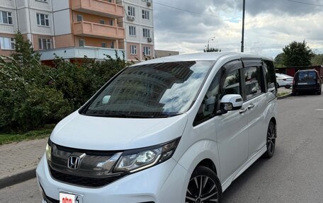 Honda Stepwgn IV, 2015 год, 1 720 000 рублей, 2 фотография