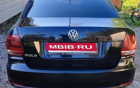 Volkswagen Polo VI (EU Market), 2015 год, 800 000 рублей, 2 фотография