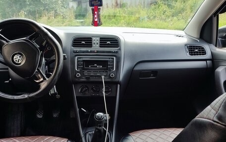 Volkswagen Polo VI (EU Market), 2015 год, 800 000 рублей, 5 фотография