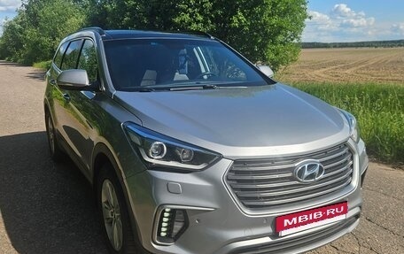 Hyundai Santa Fe III рестайлинг, 2017 год, 2 000 000 рублей, 2 фотография