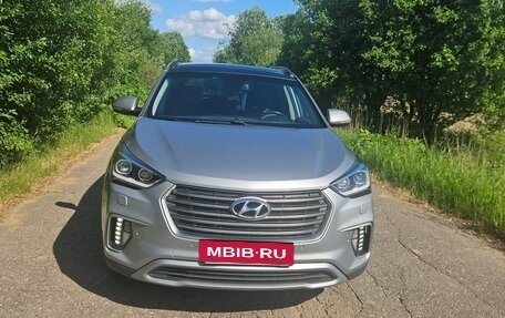 Hyundai Santa Fe III рестайлинг, 2017 год, 2 000 000 рублей, 3 фотография