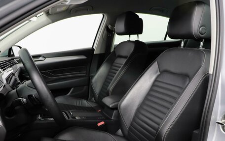 Volkswagen Passat B8 рестайлинг, 2019 год, 2 065 200 рублей, 10 фотография