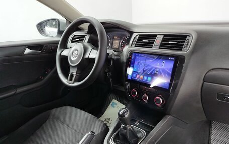 Volkswagen Jetta VI, 2013 год, 1 090 000 рублей, 13 фотография