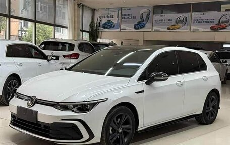 Volkswagen Golf VIII, 2022 год, 2 080 008 рублей, 1 фотография