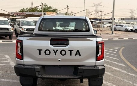 Toyota Hilux, 2026 год, 9 000 000 рублей, 10 фотография