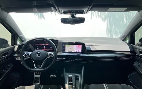 Volkswagen Golf VIII, 2022 год, 1 850 000 рублей, 6 фотография