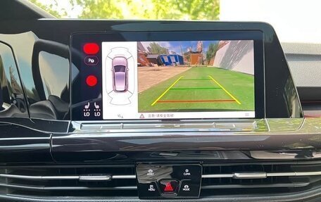 Volkswagen Golf VIII, 2022 год, 1 850 000 рублей, 15 фотография