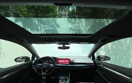 Volkswagen Golf VIII, 2022 год, 1 850 000 рублей, 16 фотография