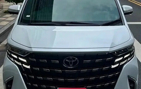 Toyota Alphard, 2025 год, 8 030 000 рублей, 18 фотография