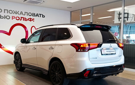 Mitsubishi Outlander III рестайлинг 3, 2022 год, 2 799 000 рублей, 6 фотография