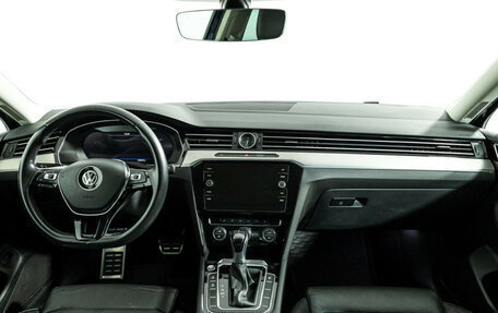 Volkswagen Passat B8 рестайлинг, 2019 год, 2 549 700 рублей, 13 фотография