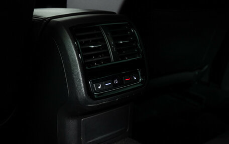 Volkswagen Passat B8 рестайлинг, 2019 год, 2 549 700 рублей, 18 фотография