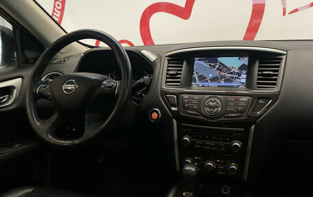 Nissan Pathfinder, 2016 год, 1 700 000 рублей, 10 фотография
