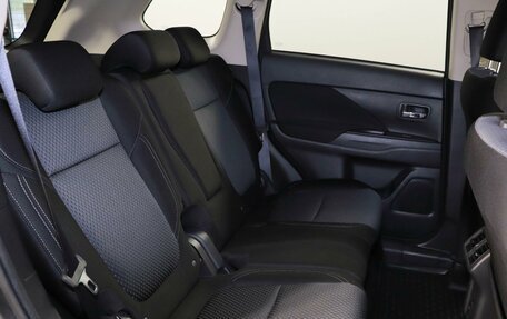 Mitsubishi Outlander III рестайлинг 3, 2021 год, 2 425 200 рублей, 7 фотография