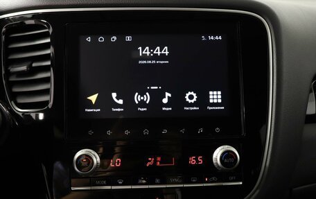 Mitsubishi Outlander III рестайлинг 3, 2021 год, 2 425 200 рублей, 12 фотография