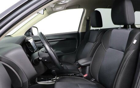 Mitsubishi Outlander III рестайлинг 3, 2021 год, 2 425 200 рублей, 10 фотография