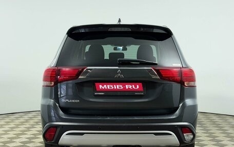 Mitsubishi Outlander III рестайлинг 3, 2021 год, 2 425 200 рублей, 4 фотография