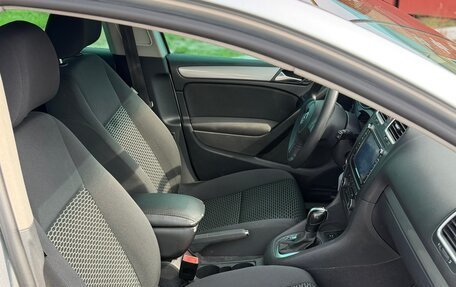 Volkswagen Golf VI, 2011 год, 800 000 рублей, 15 фотография