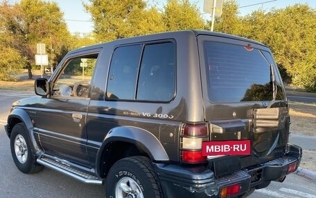 Mitsubishi Pajero III рестайлинг, 1993 год, 550 000 рублей, 3 фотография