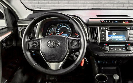Toyota RAV4, 2015 год, 2 350 000 рублей, 18 фотография