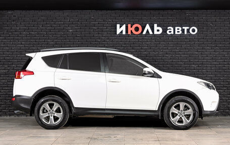 Toyota RAV4, 2015 год, 2 350 000 рублей, 10 фотография