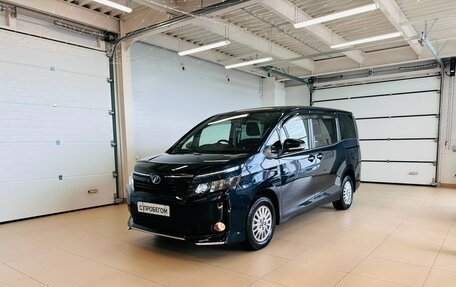 Toyota Voxy III, 2014 год, 1 829 000 рублей, 2 фотография