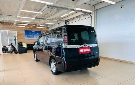 Toyota Voxy III, 2014 год, 1 829 000 рублей, 4 фотография