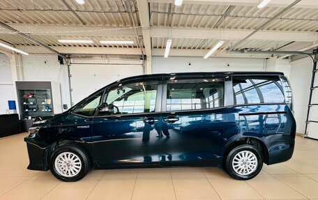 Toyota Voxy III, 2014 год, 1 829 000 рублей, 3 фотография