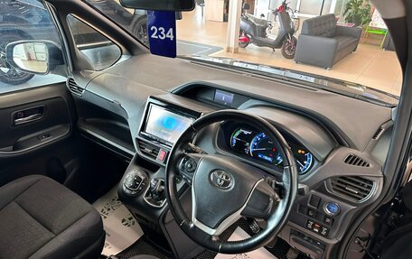 Toyota Voxy III, 2014 год, 1 829 000 рублей, 11 фотография