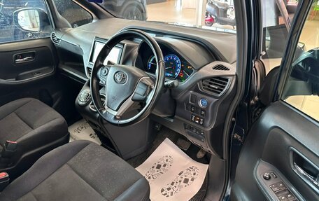 Toyota Voxy III, 2014 год, 1 829 000 рублей, 10 фотография