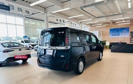 Toyota Voxy III, 2014 год, 1 829 000 рублей, 6 фотография