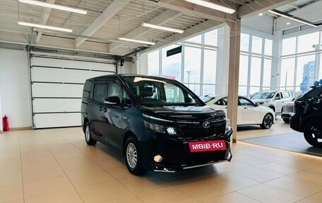Toyota Voxy III, 2014 год, 1 829 000 рублей, 8 фотография