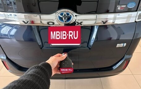 Toyota Voxy III, 2014 год, 1 829 000 рублей, 27 фотография