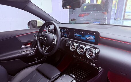 Mercedes-Benz A-Класс, 2022 год, 2 099 000 рублей, 19 фотография
