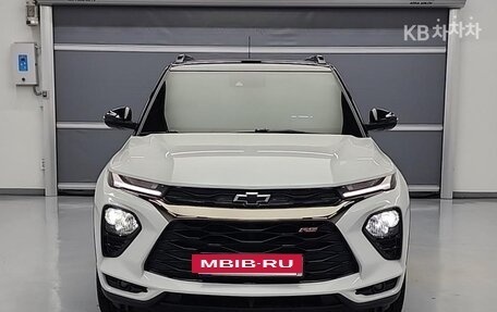 Chevrolet TrailBlazer, 2022 год, 1 830 000 рублей, 2 фотография
