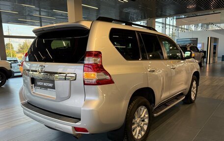 Toyota Land Cruiser Prado 150 рестайлинг 2, 2015 год, 3 695 000 рублей, 6 фотография