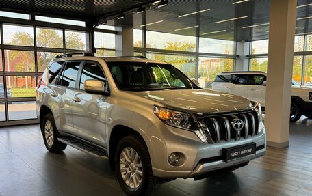 Toyota Land Cruiser Prado 150 рестайлинг 2, 2015 год, 3 695 000 рублей, 3 фотография