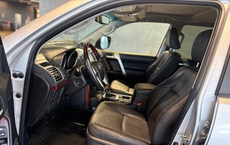 Toyota Land Cruiser Prado 150 рестайлинг 2, 2015 год, 3 695 000 рублей, 10 фотография