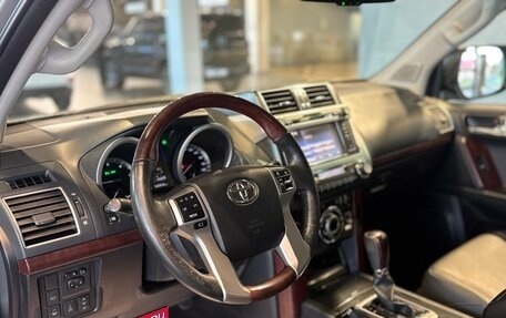 Toyota Land Cruiser Prado 150 рестайлинг 2, 2015 год, 3 695 000 рублей, 11 фотография