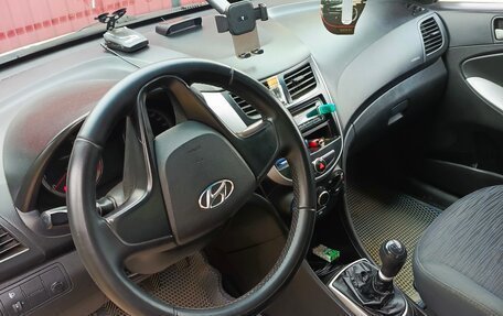 Hyundai Solaris II рестайлинг, 2014 год, 660 000 рублей, 2 фотография
